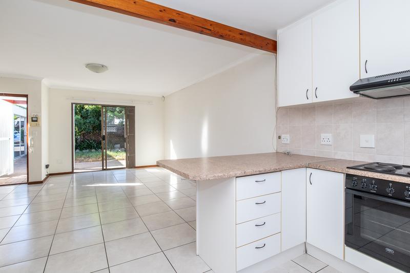 To Let 2 Bedroom Property for Rent in Tokai Western Cape